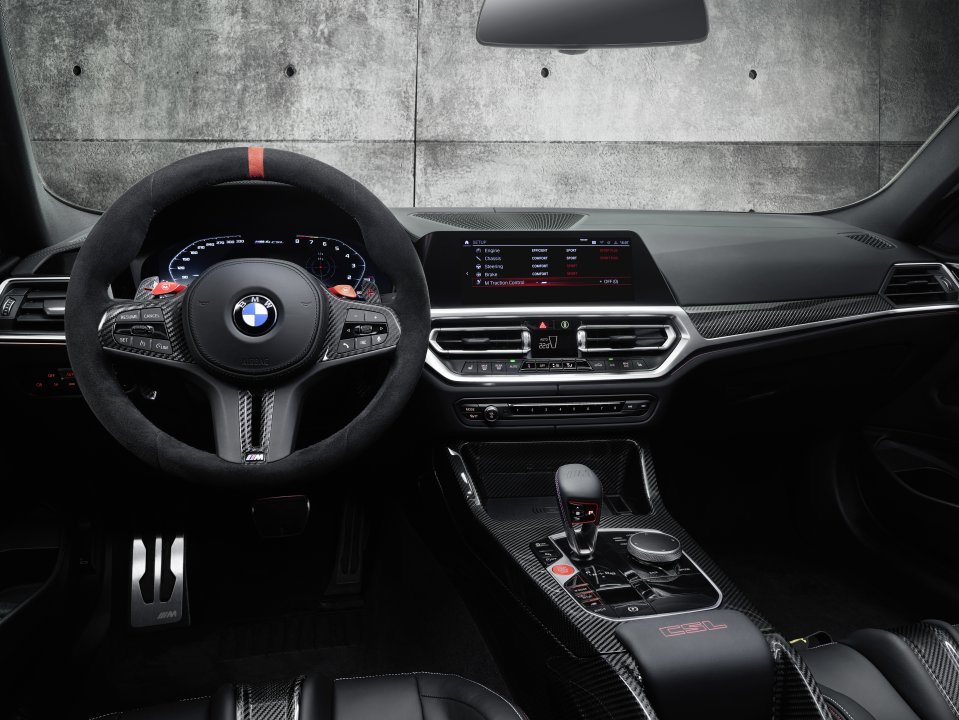 BMW prsenterer M4 CSL